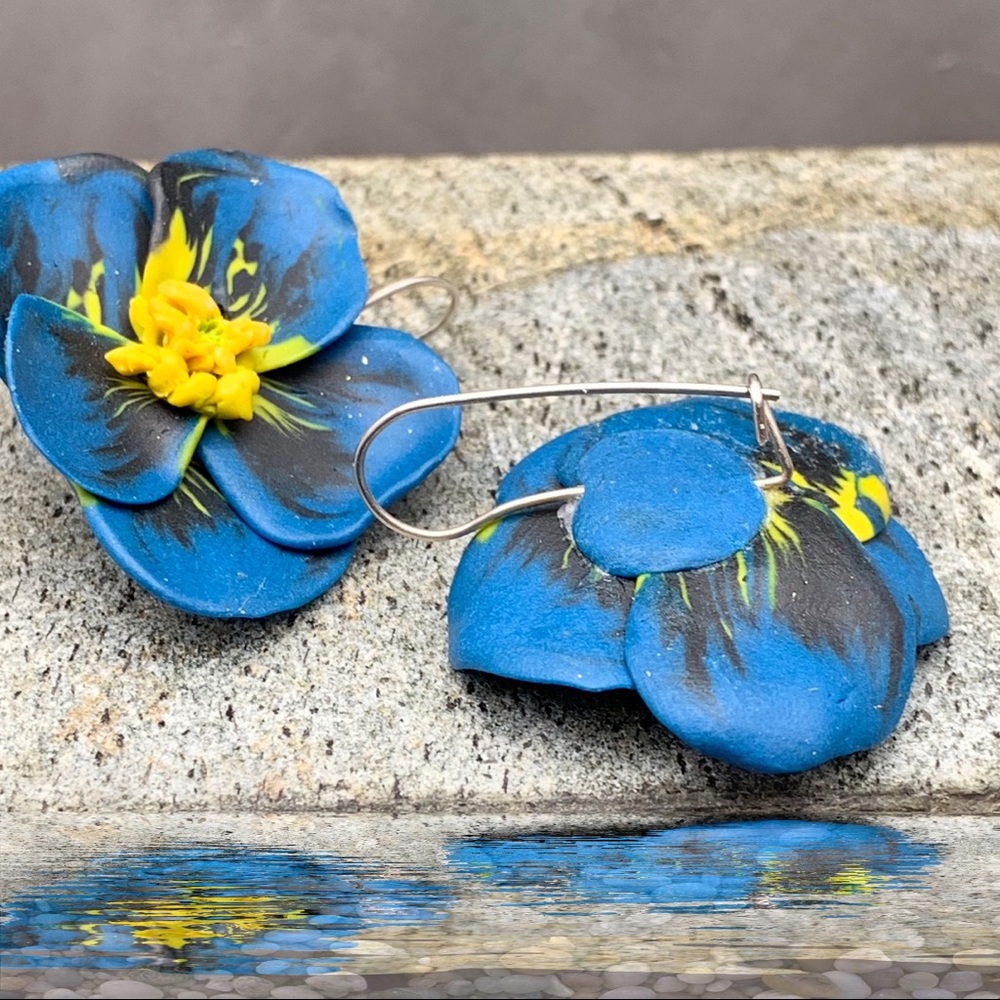 Matana Handmade Flower earrings in Blue and Yellow - Picture 8 of 8